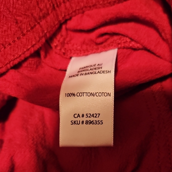 Red Capri - Picture 5 of 6